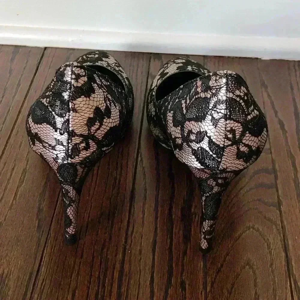 Ann Taylor Women’s 8 Black Lace Shimmer Pink Pump w/3.5” Heel - NEW IN BOX!! - Picture 4 of 11